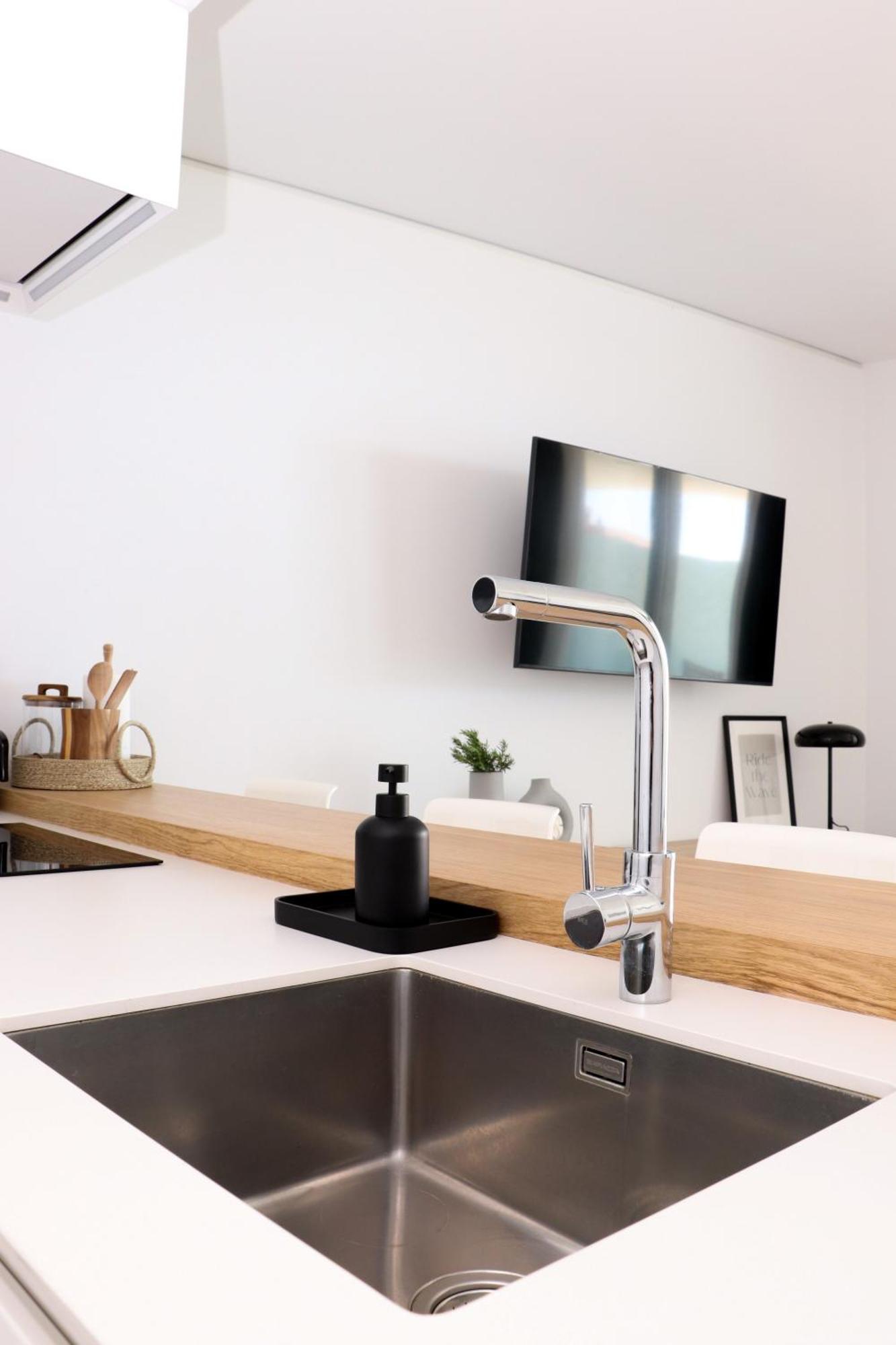 Fantastic Apartment In The Wave Just Steps From Carvajal Beach - Pool And Free Parking 丰希罗拉 外观 照片