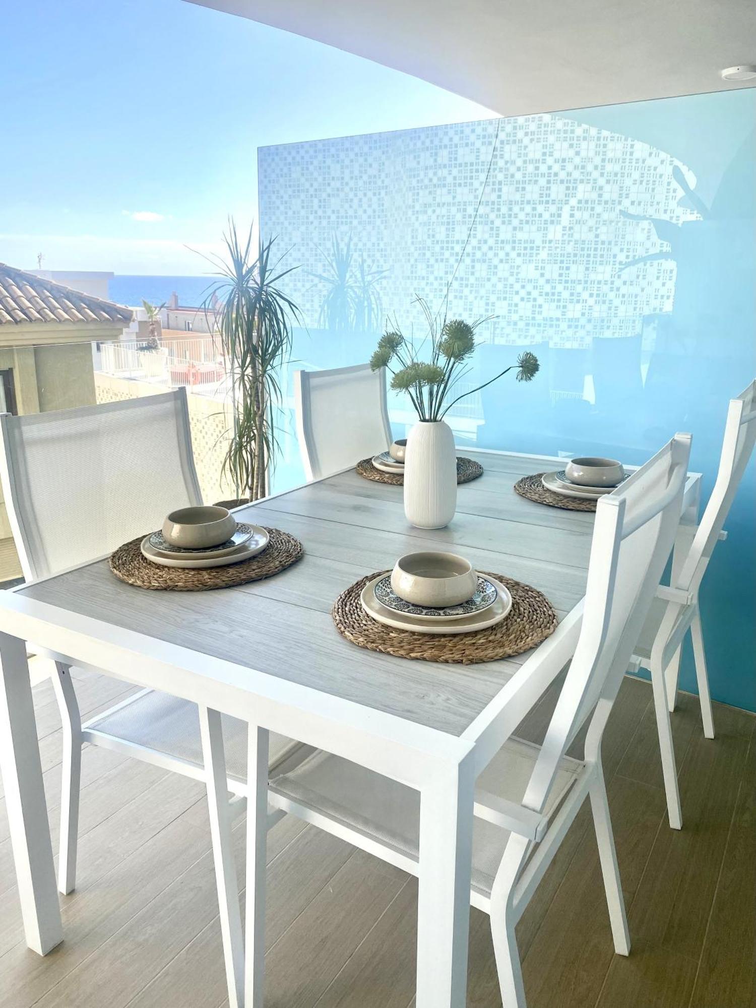 Fantastic Apartment In The Wave Just Steps From Carvajal Beach - Pool And Free Parking 丰希罗拉 外观 照片